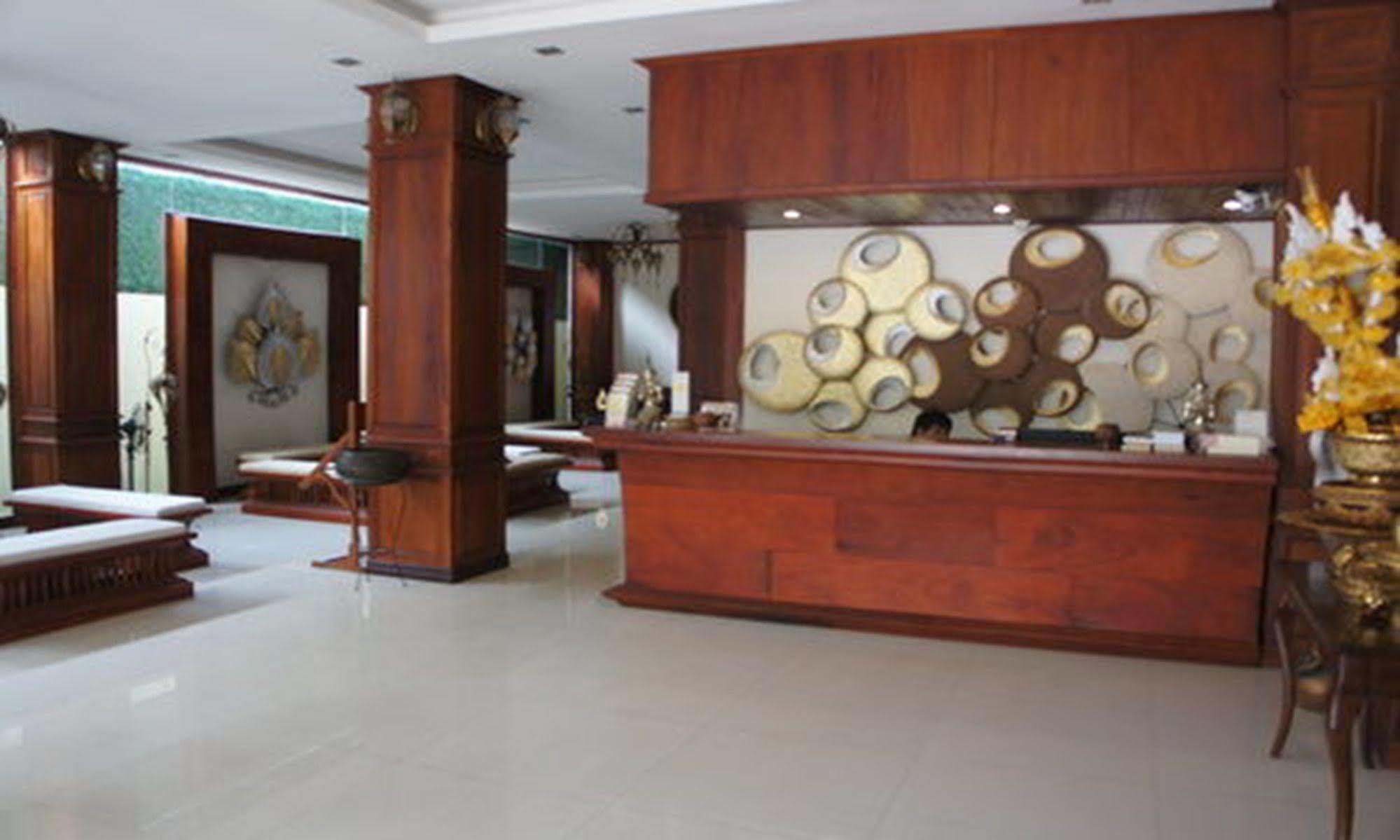Manorom Boutique Hotel Vientiane Exterior foto