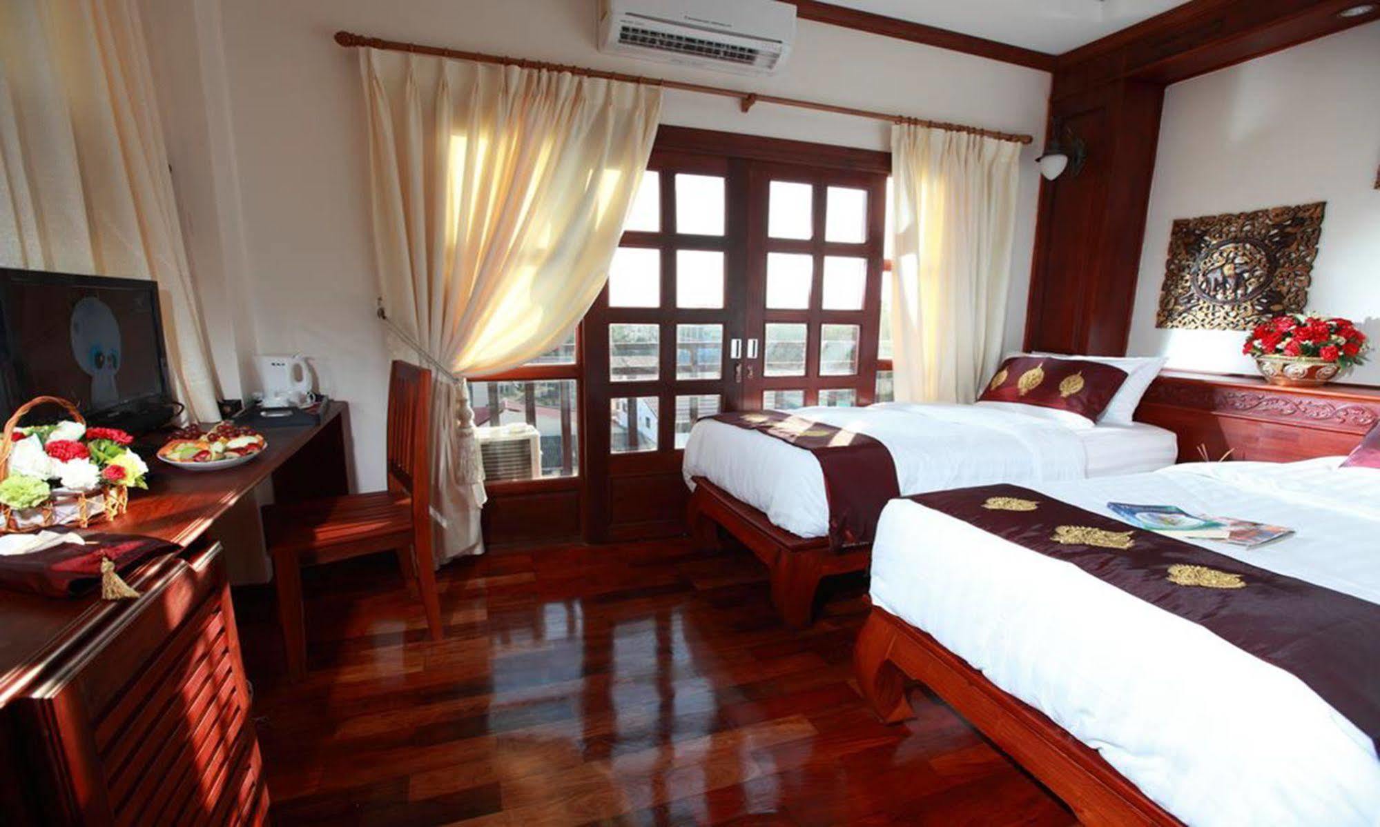 Manorom Boutique Hotel Vientiane Exterior foto