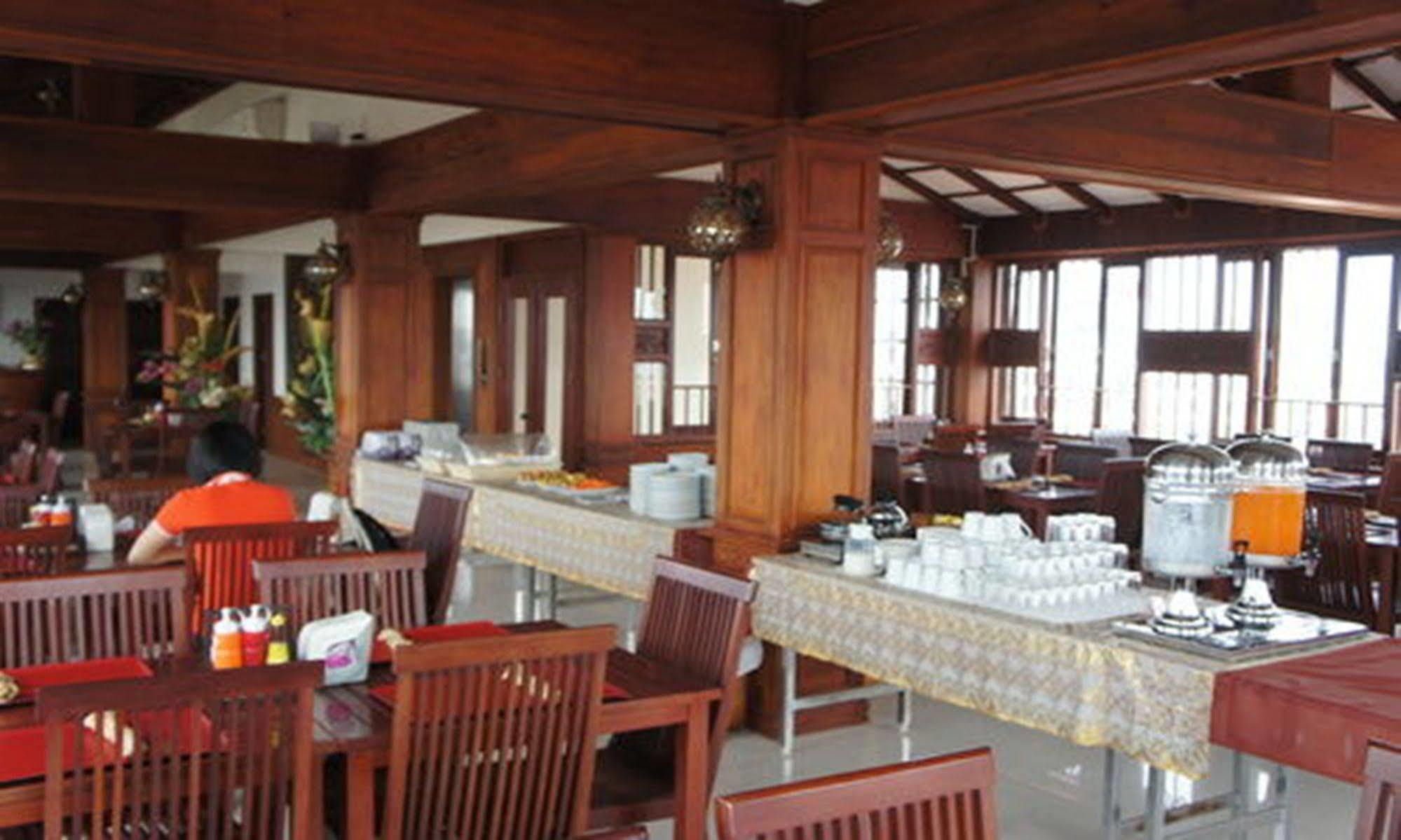 Manorom Boutique Hotel Vientiane Exterior foto