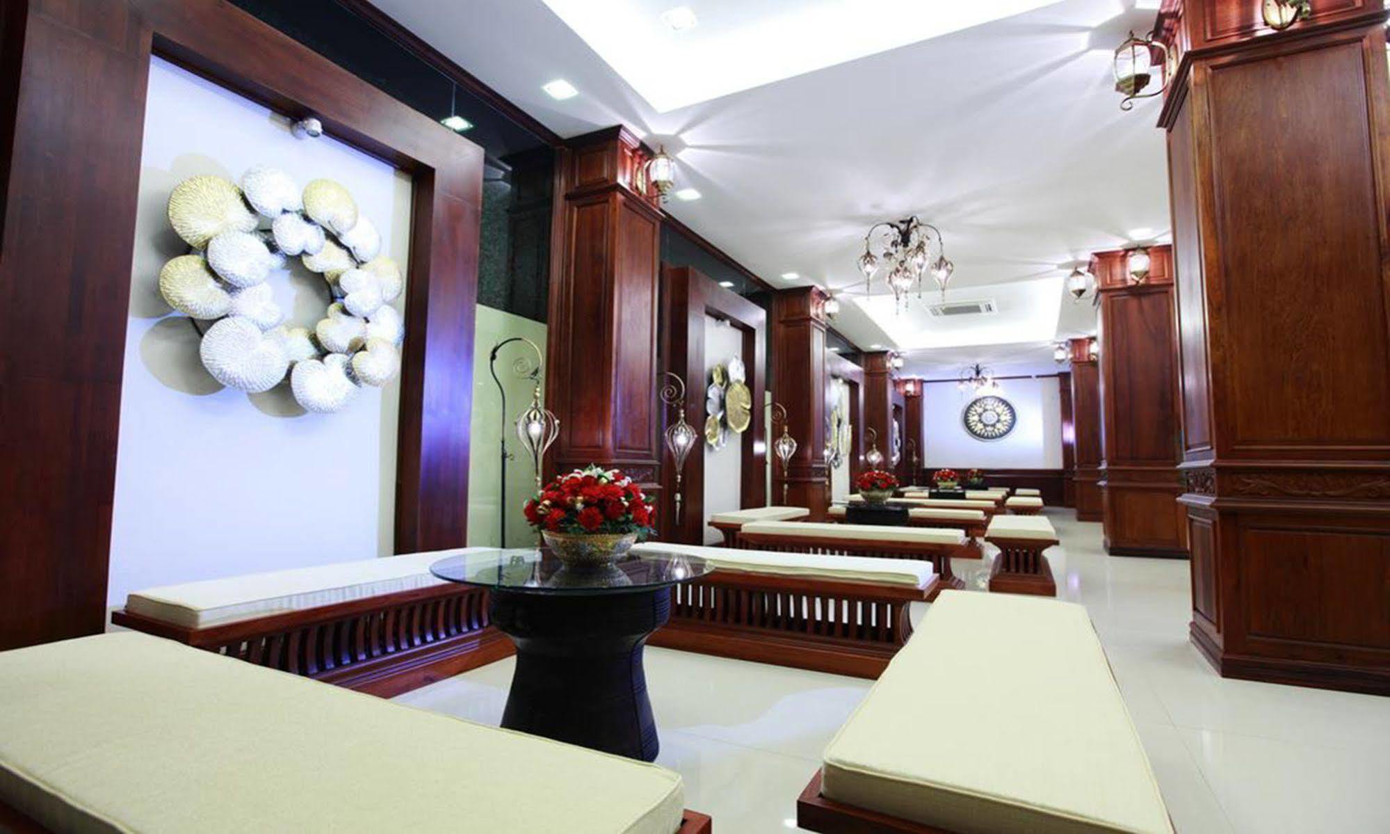 Manorom Boutique Hotel Vientiane Exterior foto