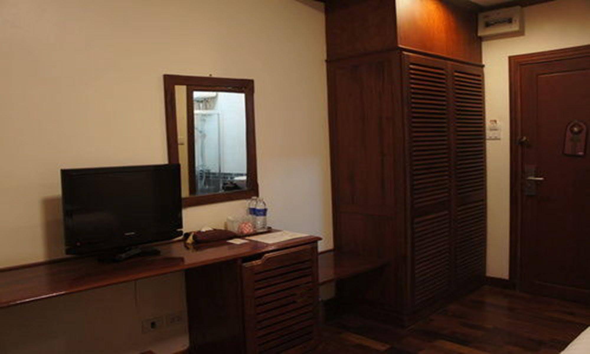 Manorom Boutique Hotel Vientiane Exterior foto